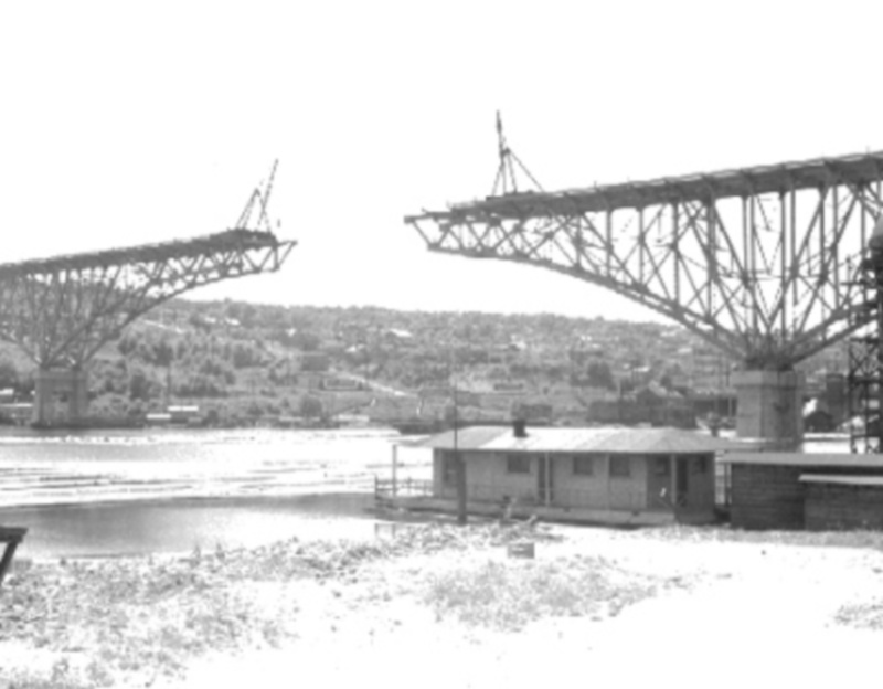Bridge under construction2.jpg