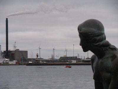 the-little-mermaid-contemplates-power-plant-and-windmills_4043.jpg