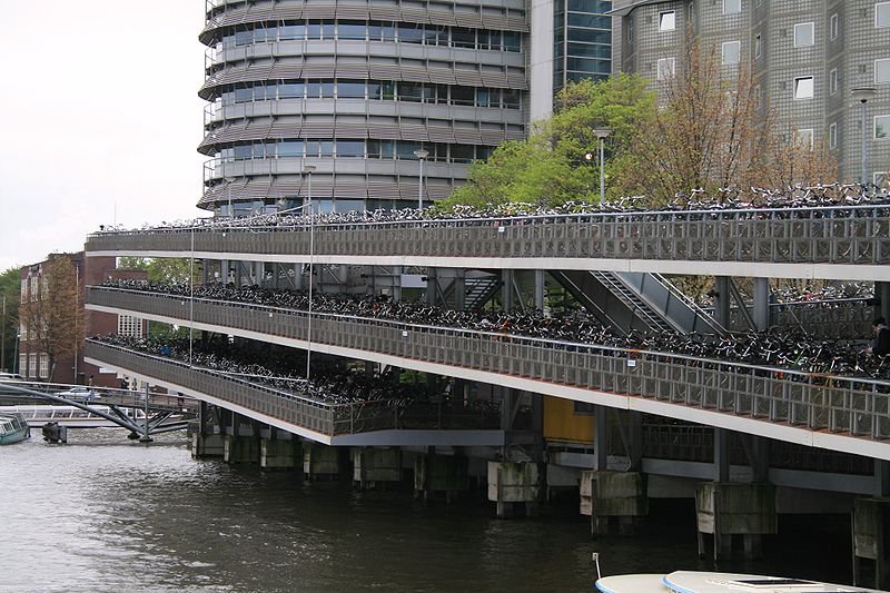 800px-bikes_parking_in_amsterdam_central_station_.jpg