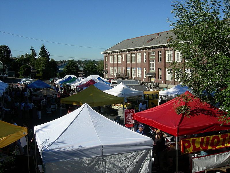 800px-phinney_farmers_market_01.jpg