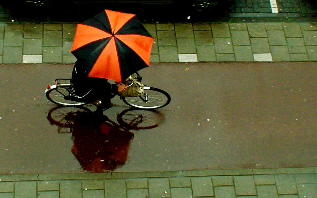 amsterdamize-soaking-cycling.jpg