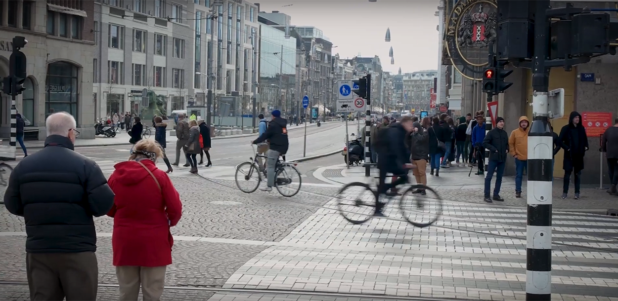 How municipalities self-govern in the sharing economy